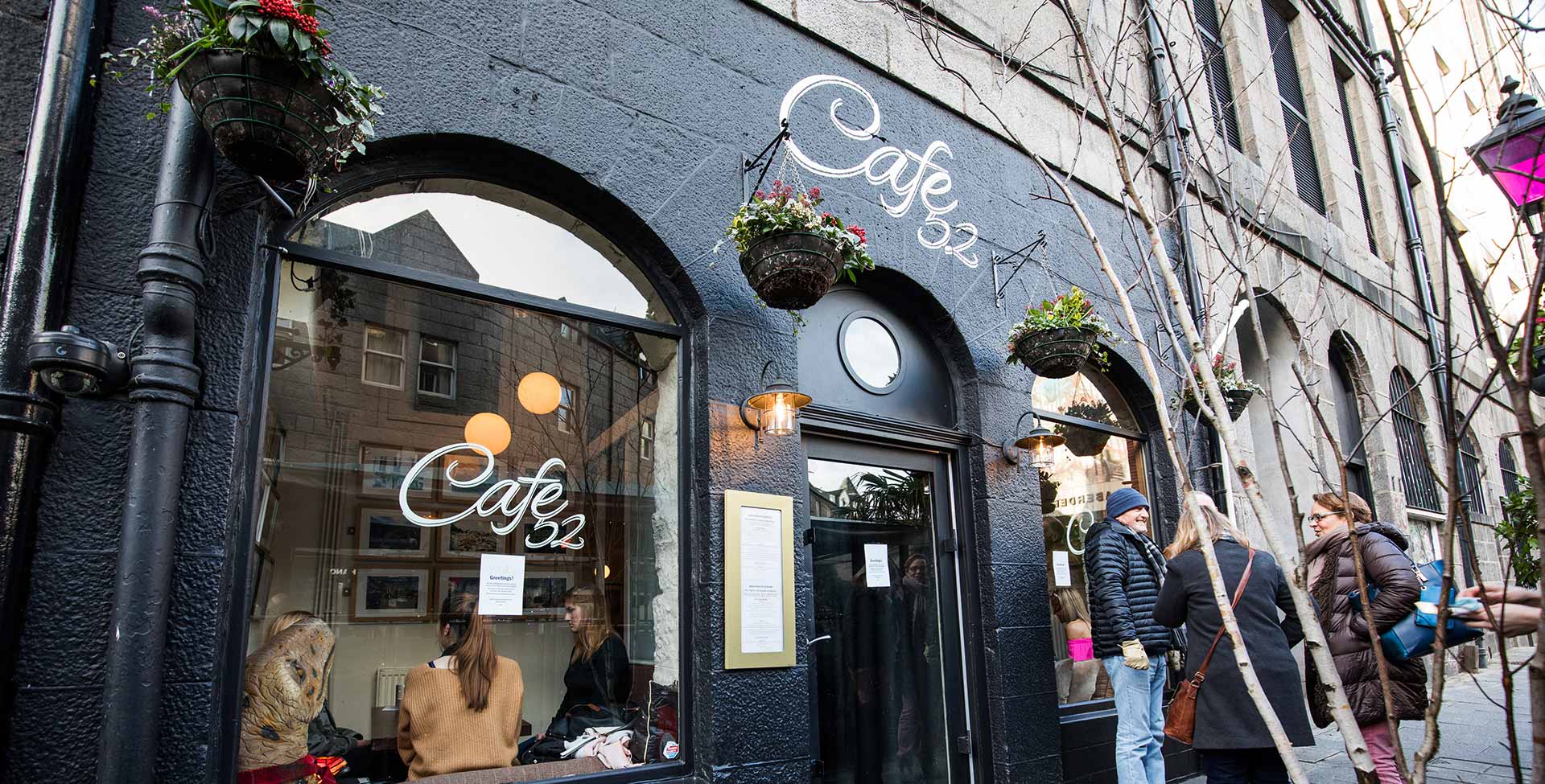 to Cafe52 on the green.